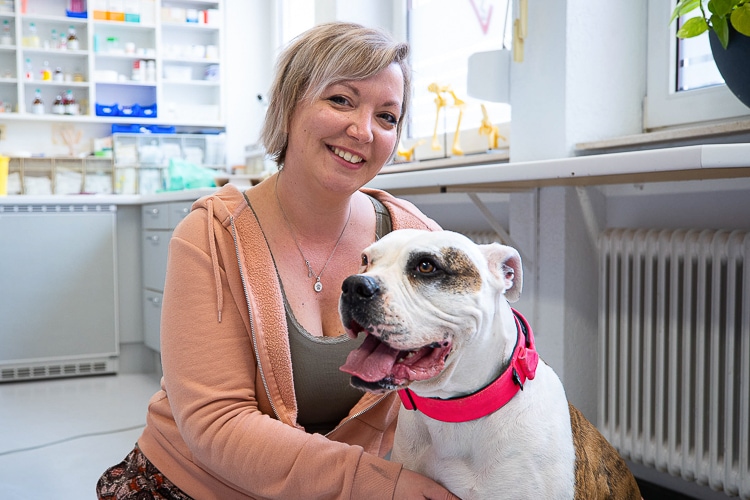 Tierarztpraxis Dr. Süß | Kunde mit Hund